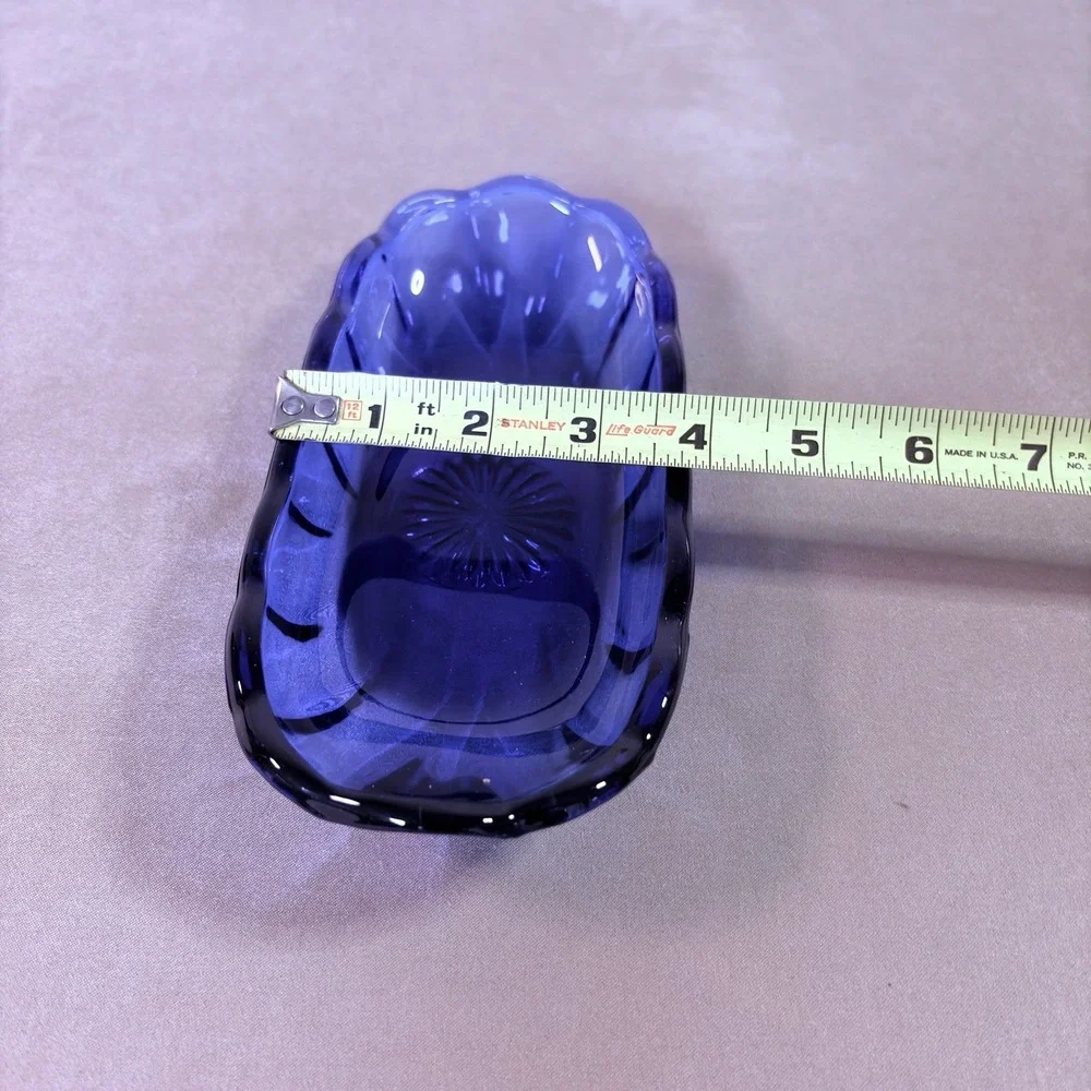 Unmarked Blue Glass Oval Bowl/Dish Starburst Pattern 8 in x 3.5 in